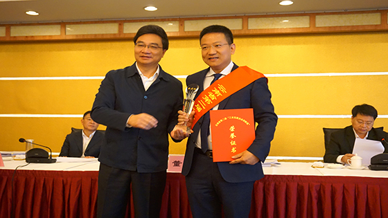 jiuyou.com信息党委书记、董事长、总裁徐宏灿荣获云南省第二届“工业发展杰出贡献奖”