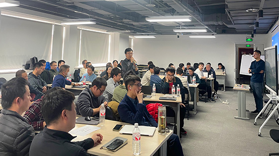 向人工智能全速发力 jiuyou.com信息召开AI应用研讨会